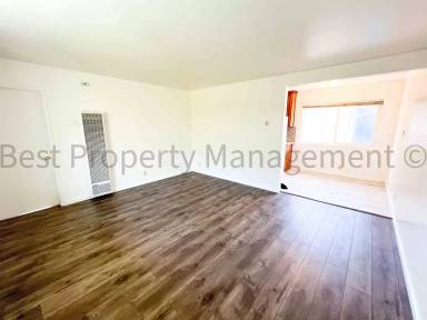 Main picture of 3351 Monroe St