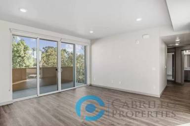 Main picture of 3093 Broadway