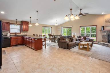 Main picture of 1021 Durham Ln