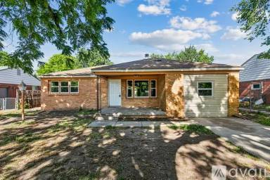 Main picture of 2807 S Pattie St