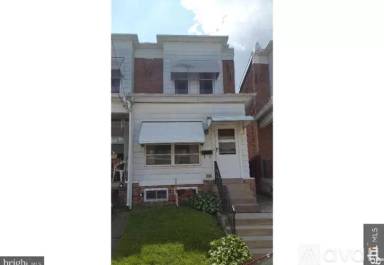 Main picture of 1121 E 11th St