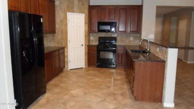 Main picture of 44019 W Mescal St