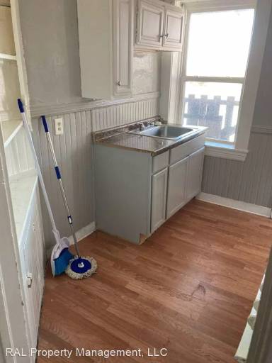 Main picture of 9212 Madison Ave