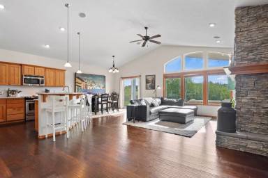 Main picture of 9905 W January Dr