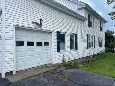 Main picture of 16 Maple St