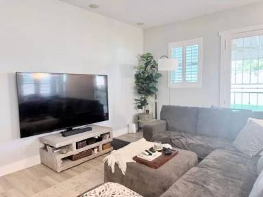 Main picture of 3795 Ruskin St