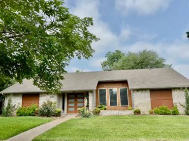 Main picture of 3418 Heather Hill Dr