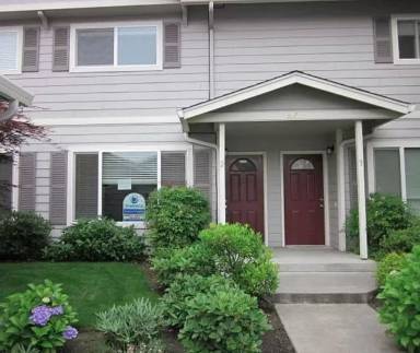 Main picture of 697 32nd St