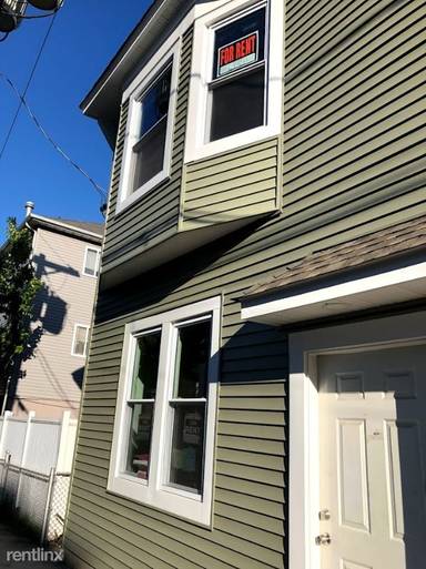 Main picture of 435 William St