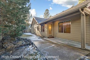 Main picture of 60838 Sawtooth Mountain Ln