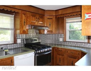 Main picture of 35 Grew Ave