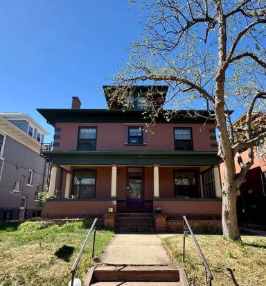 Main picture of 1241 N Pennsylvania St