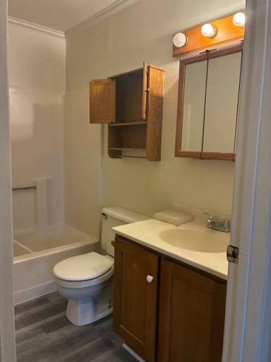 Main picture of 172 Center St