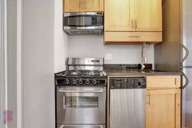 Main picture of 343 E 5th St
