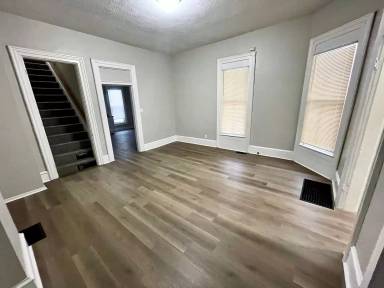 Main picture of 650 W Ash St