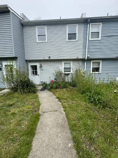 Main picture of 670 Tara Dr