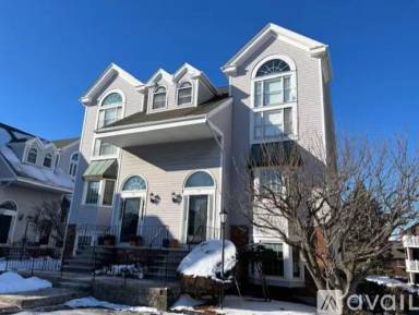 Main picture of 130 Deer Hill Avenue