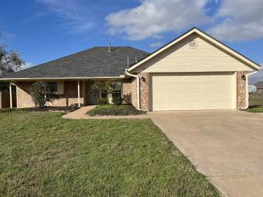 Main picture of 68 Apple Creek Dr