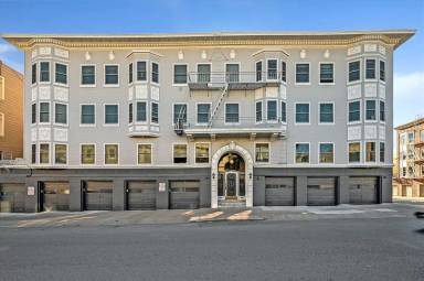 Main picture of 3055 Gough St