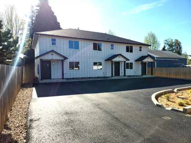 Main picture of 4099 Brooks Ave NE