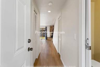 Main picture of 3717 NE Mallory Ave