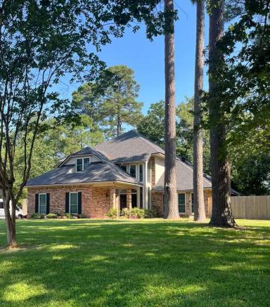 Main picture of 110 Bay Hills Dr