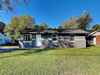 Main picture of 5703 S 79th St