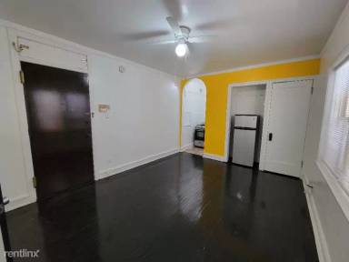 Main picture of 834 W Fullerton Ave