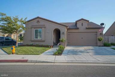 Main picture of 3676 Saginaw Ave