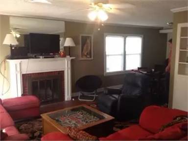 Main picture of 2414 32nd St
