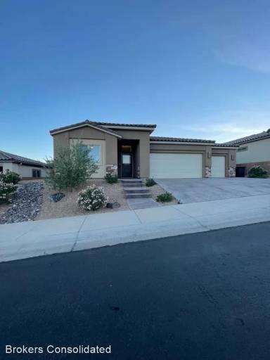 Main picture of 650 Dogwood Ln