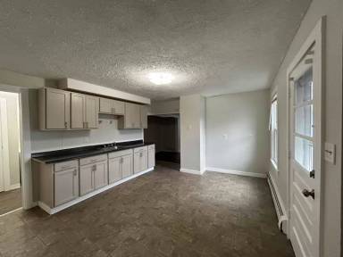 Main picture of 645 Burnside Ave