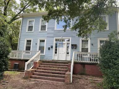 Main picture of 738 W Poplar St