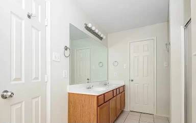 Main picture of 304 Heritage Dr