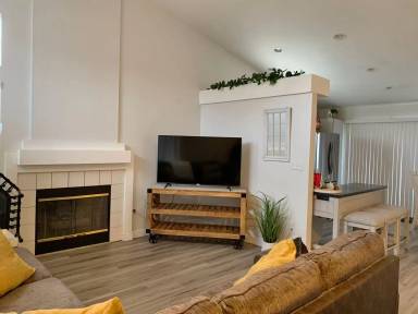 Main picture of 951 Laguna Ct