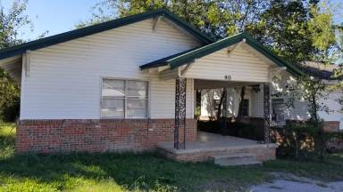 Main picture of 913 N Highland St