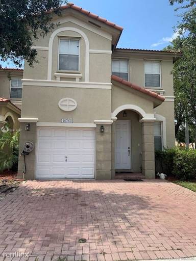 Main picture of 10769 NW 80th Ln