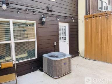 Main picture of 236 Rolling Hills Pl