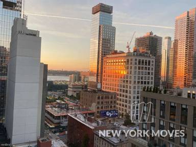 Main picture of Plaza West