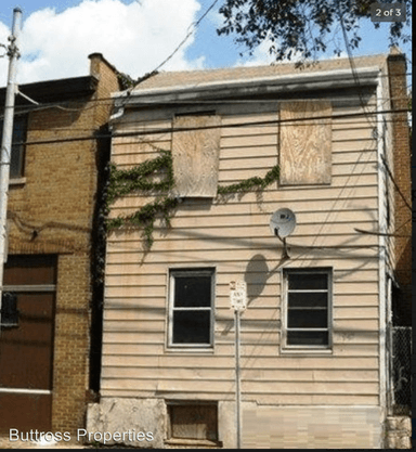 Main picture of 1940 Queen City Ave