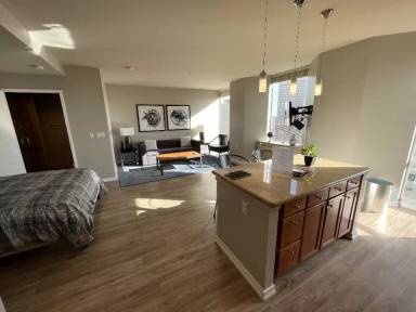 Main picture of 1635 Glenarm Pl