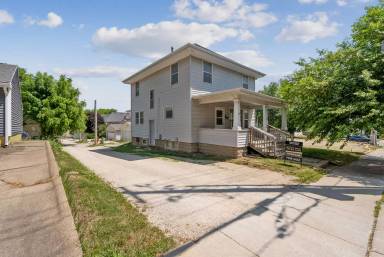 Main picture of 109 W 12th St