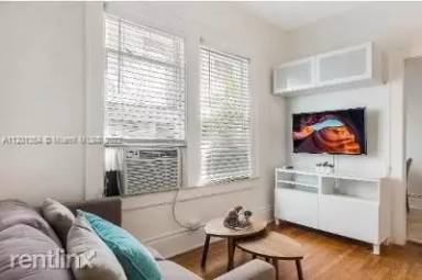 Main picture of 124 Mendoza Ave
