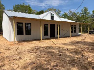 Main picture of 447 Stone Mountain Rd