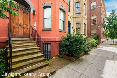 Main picture of 1762 Corcoran St NW