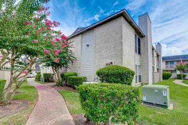 Main picture of Walnut Hill Condominiums