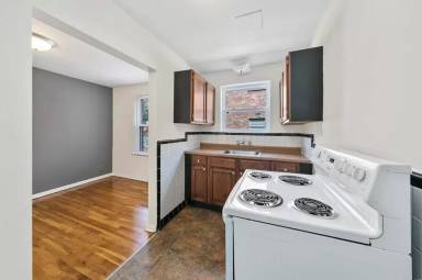 Main picture of 3927 Jamieson Ave