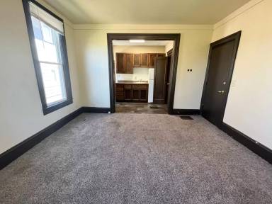Main picture of 614 S 2nd Ave