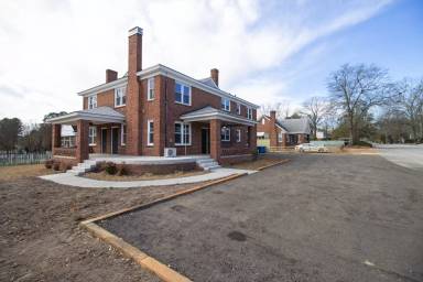 Main picture of 502 1/2 State St