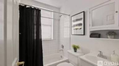 Main picture of 27 E Willis St